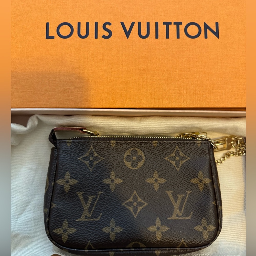 Louis Vuitton Monogram Mini Pochette